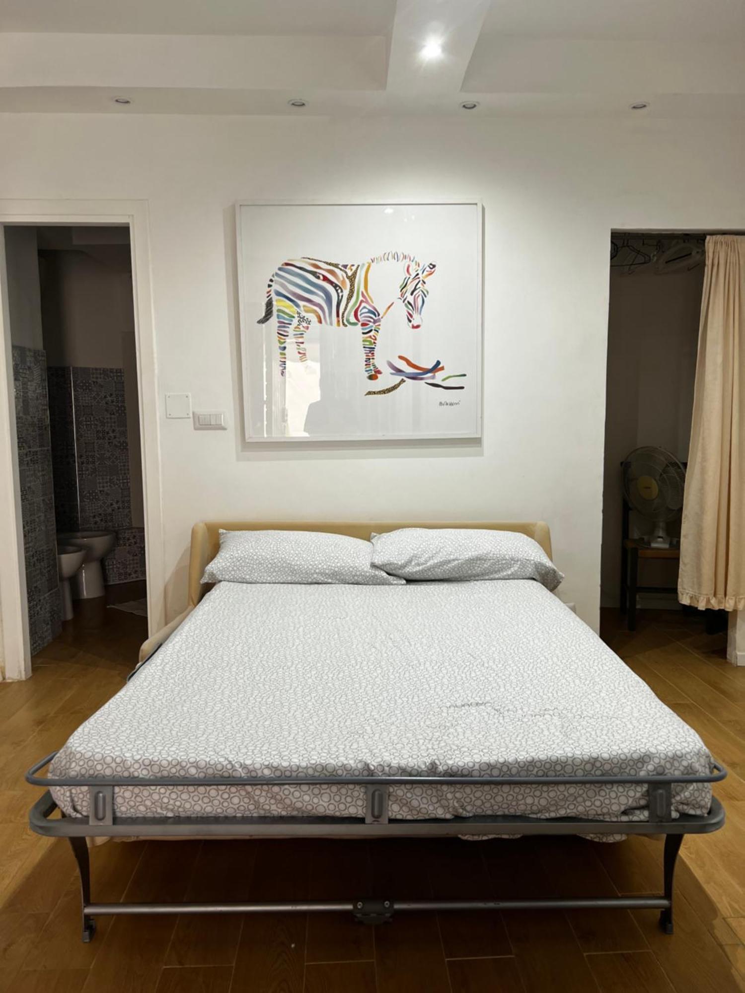 Tiny Bedsit Apartment *